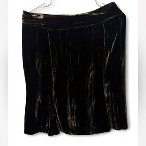 Vertigo Paris Velvet Pencil Skirt in Green size medium
